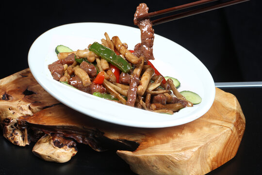 茶树菇炒牛柳