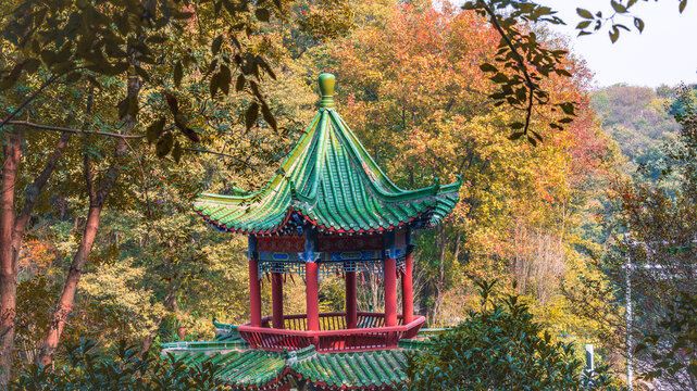 山中凉亭