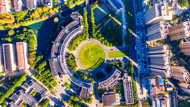 荆楚理工学院