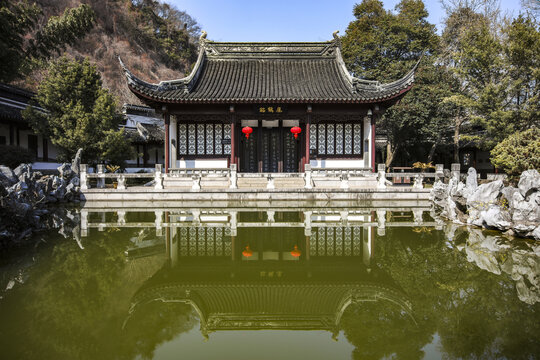 瘗鹤铭