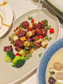 黑椒牛肉粒