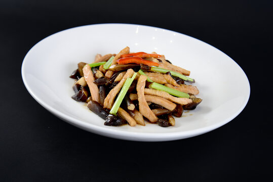 鸡枞菌炒脆爽肉