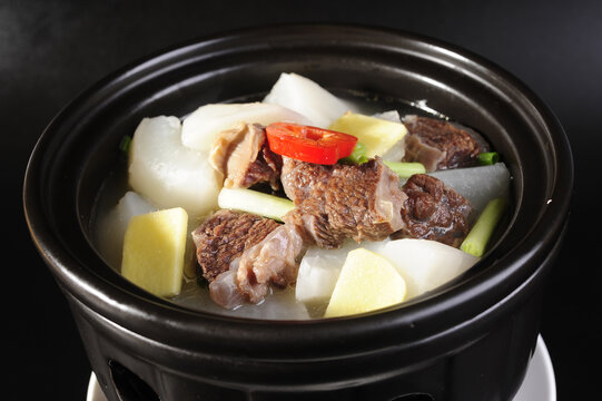 清汤萝卜牛腩