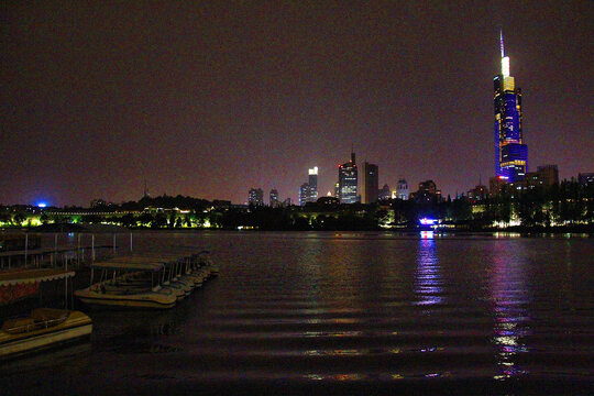 南京玄武湖公园夜景
