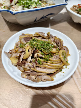 椒麻凉拌鸡片