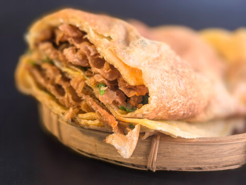 摊煎饼美食