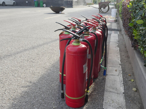 灭火器