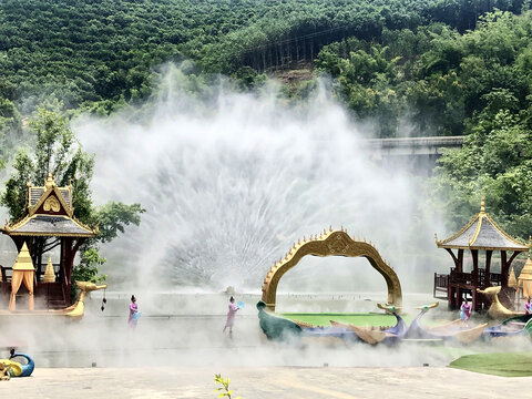 西双版纳原始森林公园孔雀广场