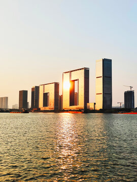 夕阳下的广州之窗