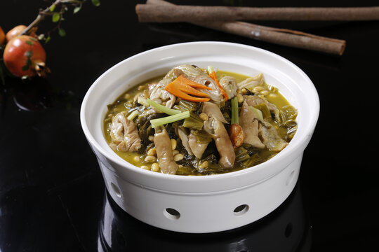 黄豆酸菜烧肥肠