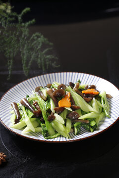 鸡枞菌炒芥兰