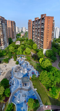小区内景