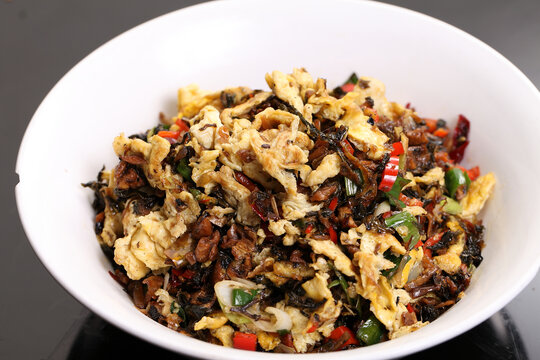 外婆菜炒鸡蛋