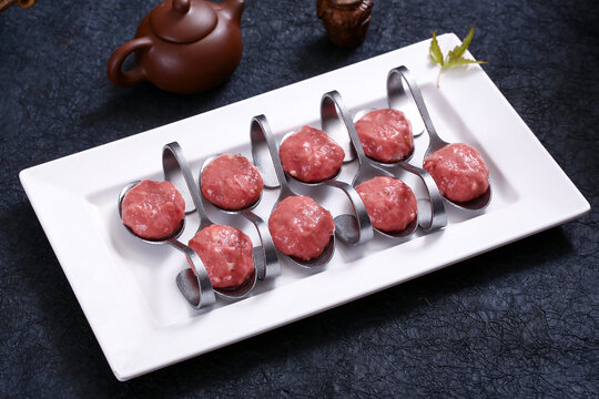 手打牛肉丸