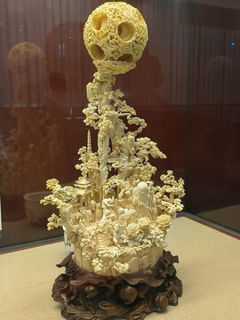 广东省博物馆馆藏牙雕工艺陈设作品鬼工球