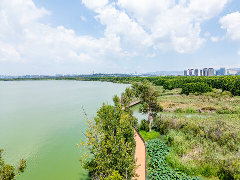 航拍昆明滇池捞鱼河湿地公园景观