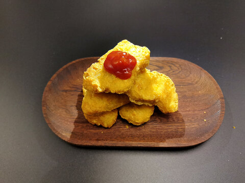 炸香酥鸡块主图设计