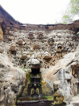 大足石刻摩崖石刻九龙浴太子图