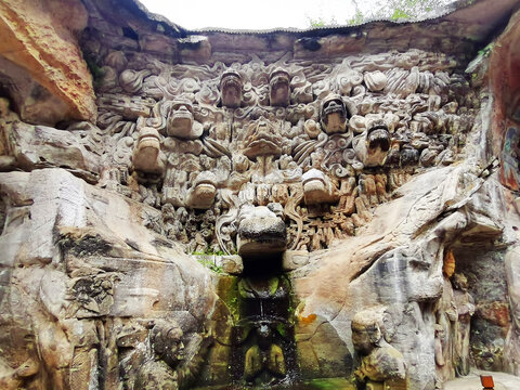 大足石刻摩崖石刻九龙浴太子图