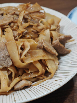 牛肉炒河粉