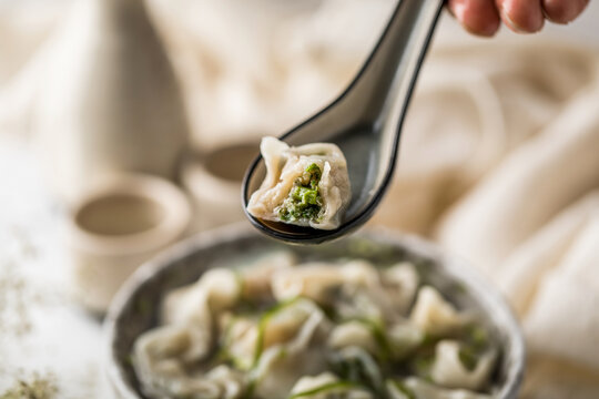 荠菜鲜肉大馄饨