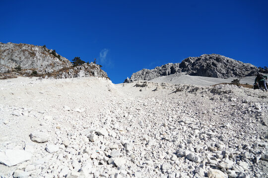 玉龙雪山流沙坡