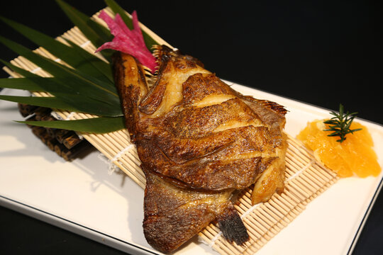 碟鱼头