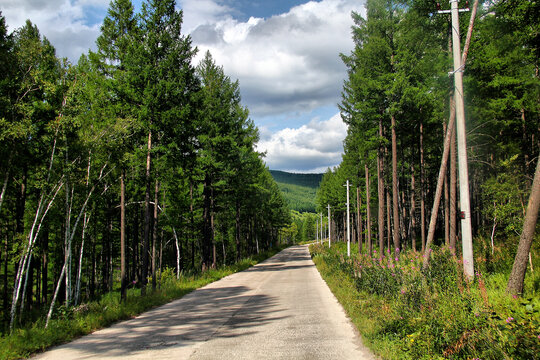 大兴安岭阿尔山草原公路