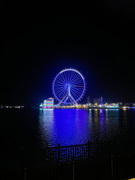 游乐园摩天轮夜景