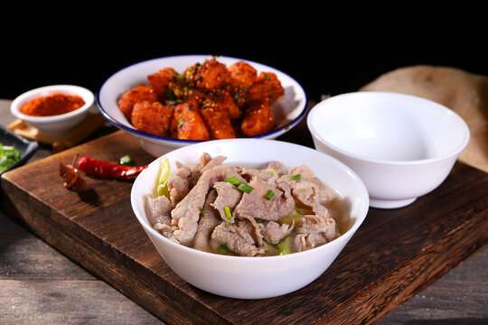 跷脚牛肉汤