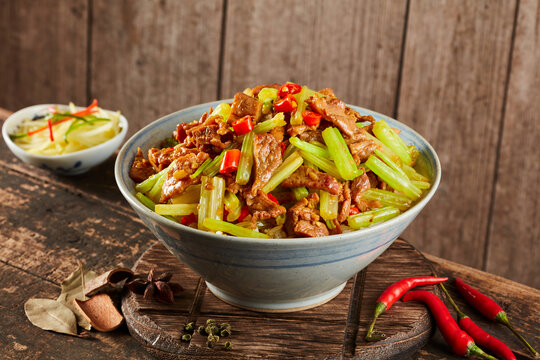 芹菜牛肉饭