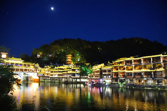 凤凰古城夜景