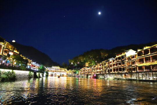 凤凰古城夜景