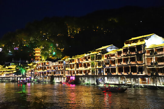 凤凰古城夜景