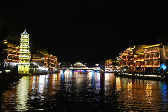 凤凰古城夜景