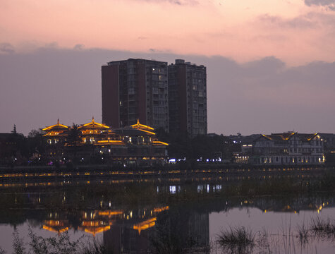 2024年冬季广汉鸭子河仿古建筑夜景