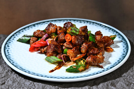 黑椒生煎牛肉粒