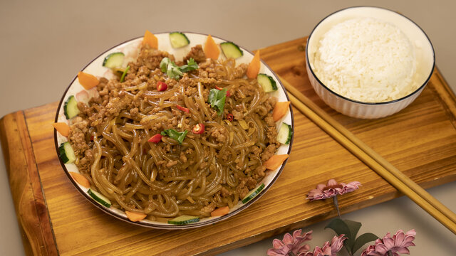 肉末粉条