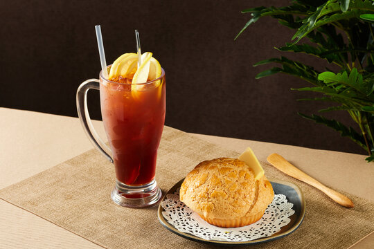 菠萝油冻柠茶套餐
