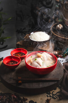 中式复古风格蹄花汤