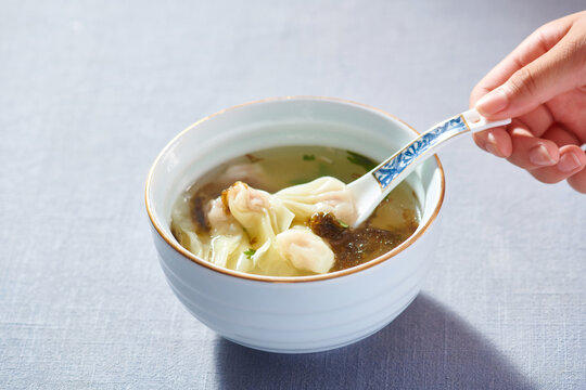 骨汤小馄饨