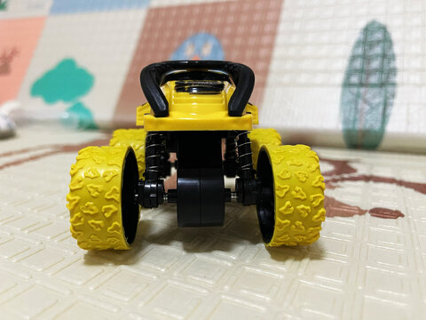 玩具汽车