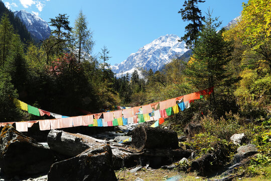 雪山山谷