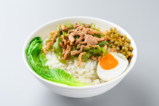 辣椒炒肉盖浇饭