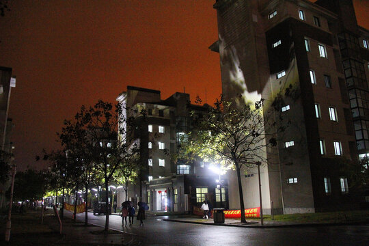 上海海洋大学校园夜景学生宿舍