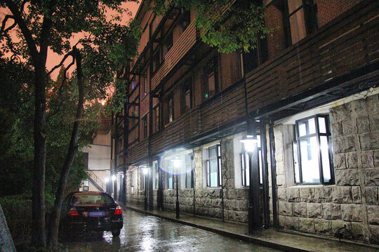 上海戏剧学院校园夜景