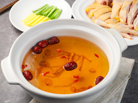 广东醉鸡煲