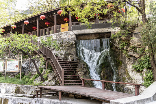 山泉水