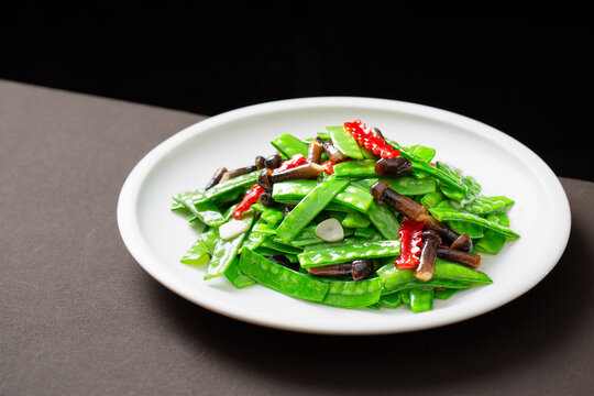 鸡枞菌炒荷兰豆
