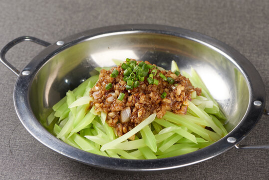 莴笋炒肉沫